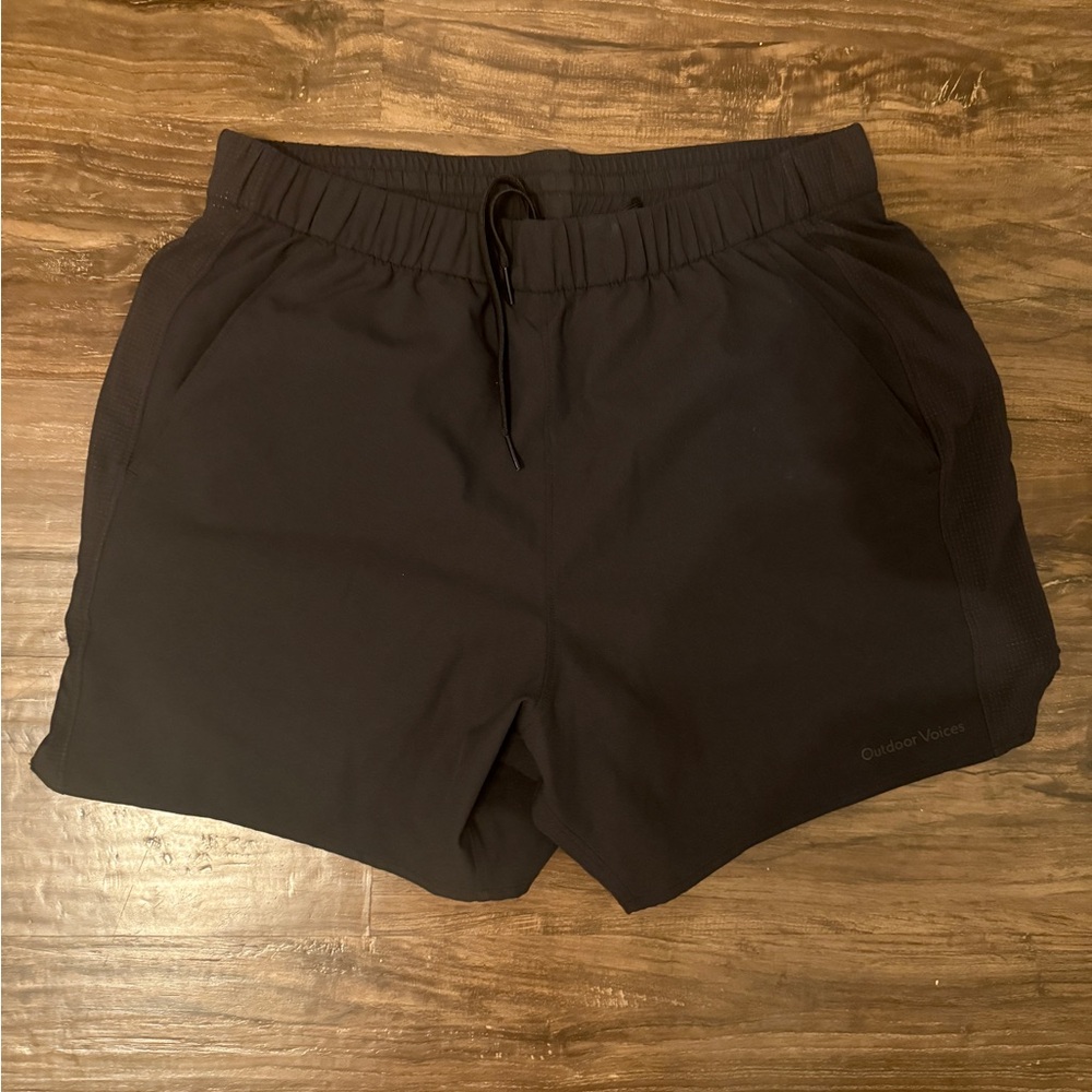 Outdoor Voices High Stride 5 inch “ men’s medium
